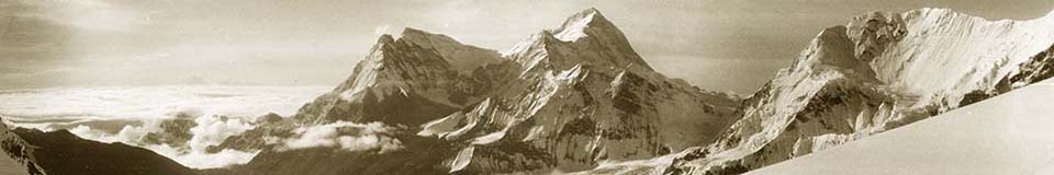 banner: Makalu from Everest