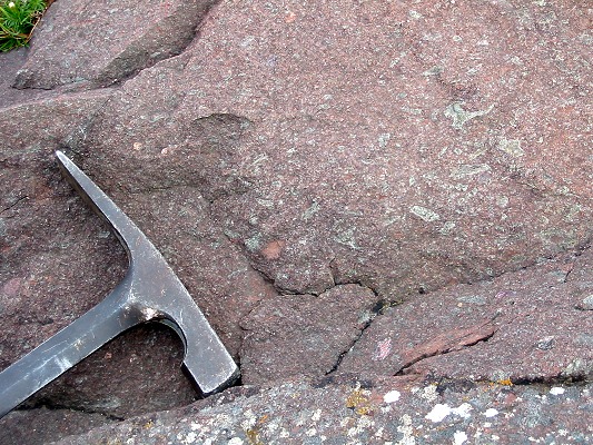 Stac Fada deposit close-up view